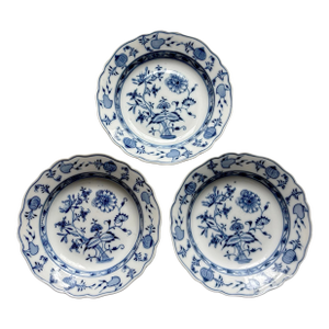 Late 19th Century Antique Carl Teichert Meissen Blue Onion Serving Bowls - Set of 3