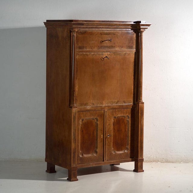 Antique Biedermeier Secretary Desk in Walnut Wood, Austria, 1840 For Sale - Image 15 of 15