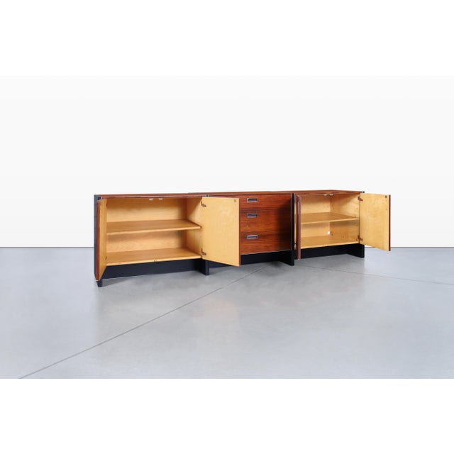 Glenn of California 1960s Mid-Century Long Rosewood Credenza by Robert Baron for Glenn of California For Sale - Image 4 of 13
