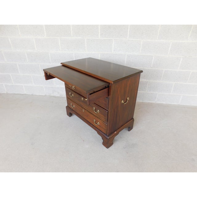 Late 20th Century Henkel Harris Mahogany Georgian Style Bachelor Chest 33.5"w For Sale - Image 5 of 13