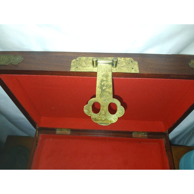 Wood 1970s Vintage Rosewood Chinoiserie Brass Accented Jewelry Box Chest For Sale - Image 7 of 10