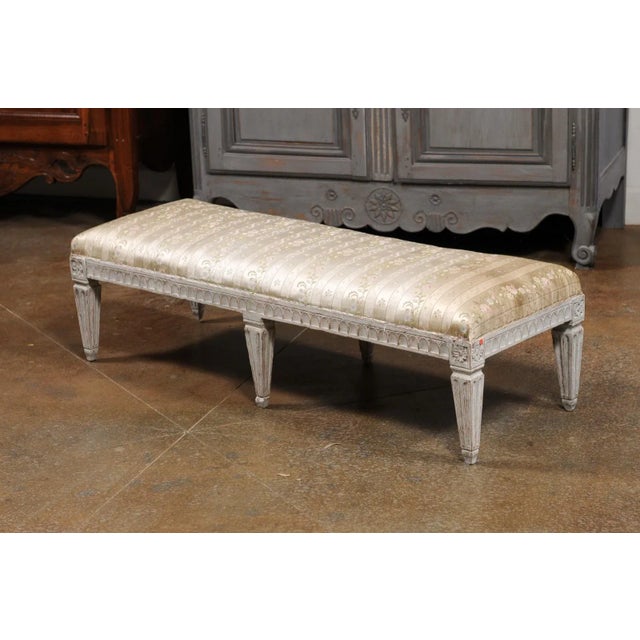 Late 19th Century Swedish Neoclassical Style 1880s Painted Wood Bench with Carved Waterleaf Motifs For Sale - Image 5 of 12