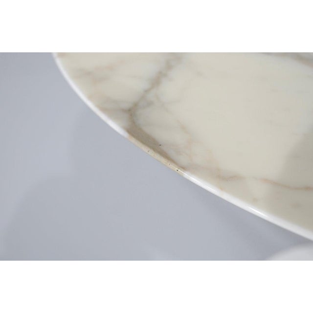 Tulip Dining Table in Marble by Eero Saarinen for Knoll International For Sale - Image 9 of 16