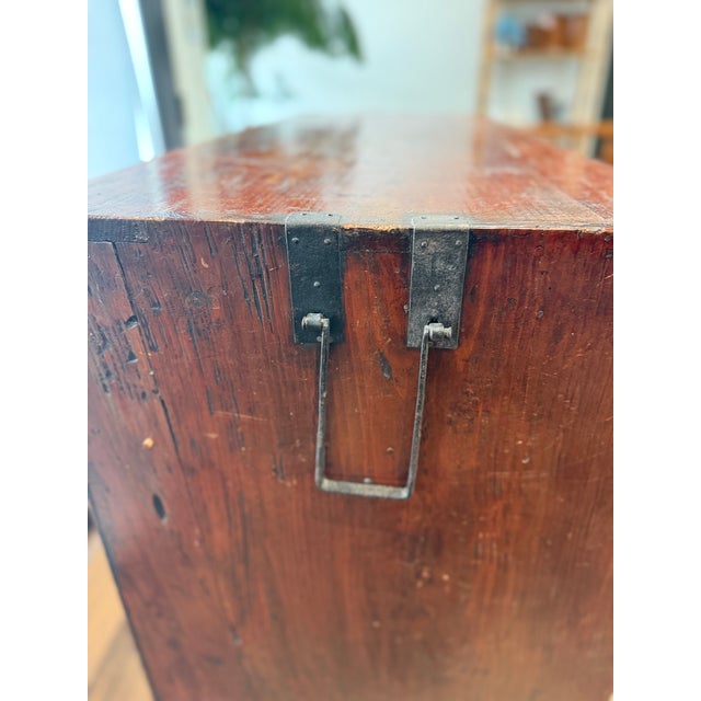 Wood Antique Japanese Meiji Period Keyaki Tansu Chest With Dragon & Shishi Ironwork For Sale - Image 7 of 13