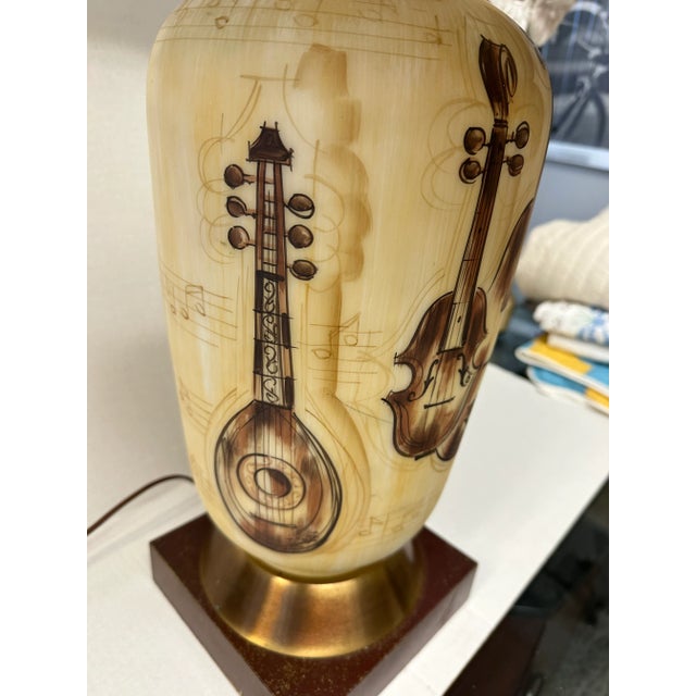Mid-Century Modern 1950s Mid-Century Modern Hand Painted Musical Lamp For Sale - Image 3 of 10