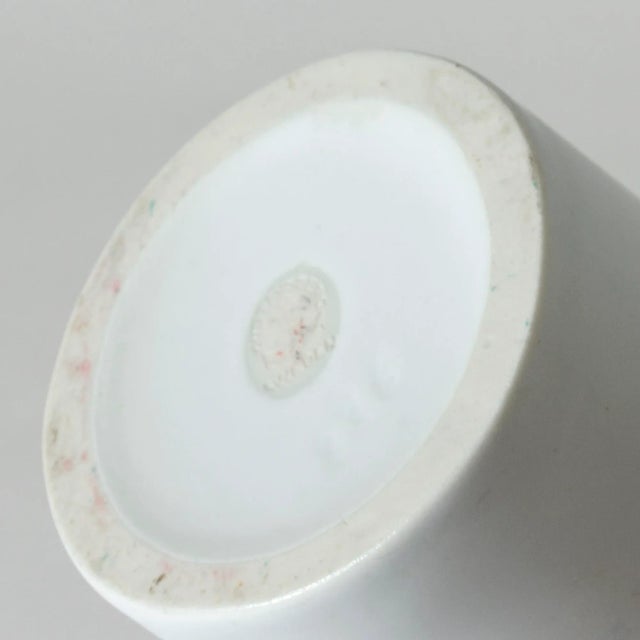 White Stoneware Model Veckla Vase by Stig Lindberg for Gustavsberg, 1950s For Sale - Image 8 of 9