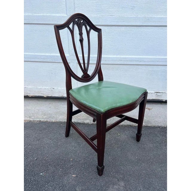 Early 20th Century Pair of Antique Federal Style Mahogany Carved Leather Shield Back Dining Side Chairs For Sale - Image 5 of 7