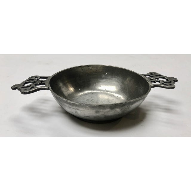 1920s Vintage British Pewter Double Handle Porringer/Catch All For Sale - Image 10 of 12