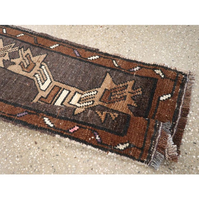 Textile Galerie Shabab Collection Mid-20th Century Turkish Anatolian Throw Rug For Sale - Image 7 of 8
