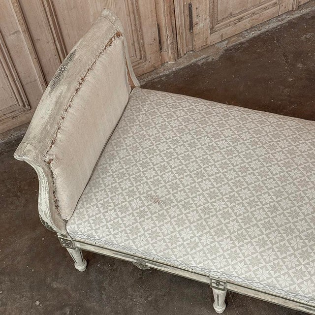 19th Century Swedish Gustavian Painted Canape ~ Daybed ~ Settee For Sale - Image 15 of 18