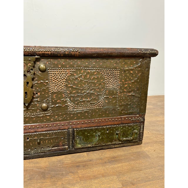 18th Century Antique 18th Century Zanzibar Trunk With Studded Copper Decoration For Sale - Image 5 of 12