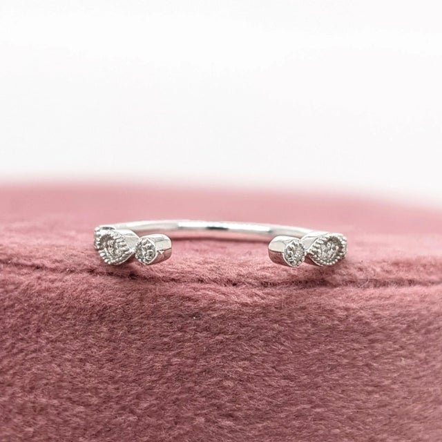 Modern Stackable Band Ring with Natural Diamonds & Milgrain Details in Solid 14K Gold For Sale - Image 3 of 6