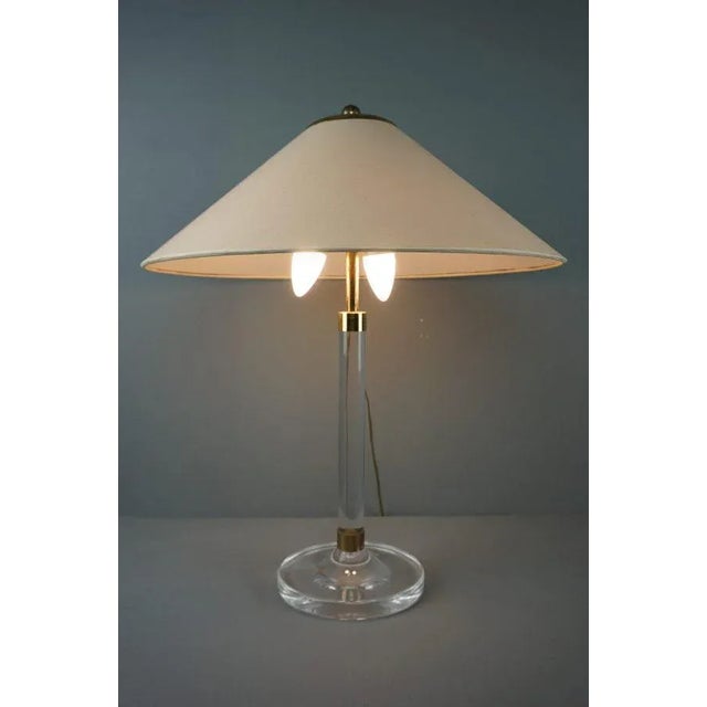 Charming vintage mid -century modern design table lamp. This Hollywood Regency Table Lamp is beautiful to see in terms of...