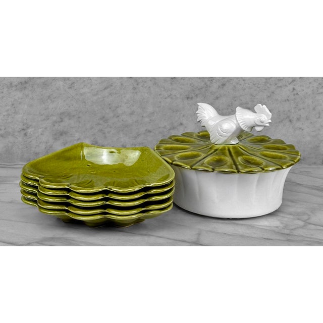 Mid-Century Modern Mid-Century Farmhouse Avocado Green Rooster Centerpiece Serving Set For Sale - Image 3 of 10