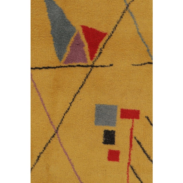 Canary Yellow Vintage Turkish Zeki Müren Rug Pair With Bold Abstract Design - Rug & Kilim For Sale - Image 8 of 10