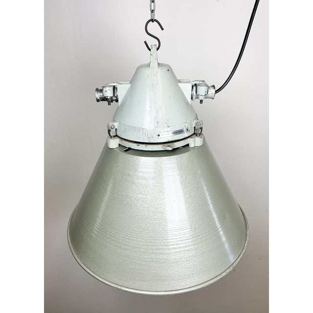1970s Industrial Explosion Proof Ceiling Lamp with Aluminium Shade from Elektrosvit, 1970s For Sale - Image 5 of 17