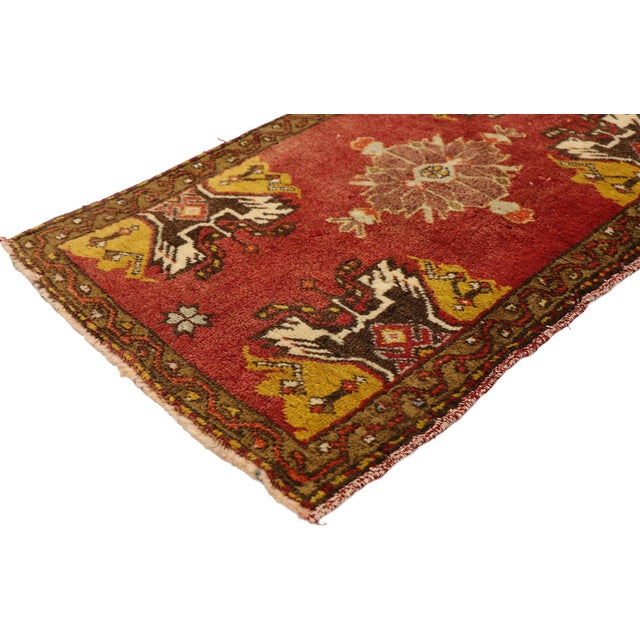 51815 Vintage Turkish Yastik Rug, 01'07 x 02'06. This hand-knotted wool vintage Turkish Yastik rug beautifully...