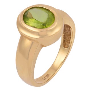 Vintage 1.70 Carat Peridot 14k Yellow Gold Bezel Ring, Size 7.25 For Sale
