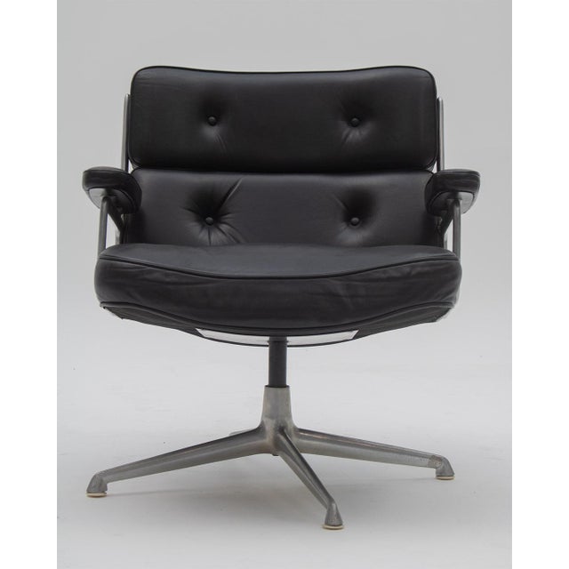 1960s ES105 Lobby Armchair by Charles & Ray Eames for Vitra, 1960s For Sale - Image 5 of 10