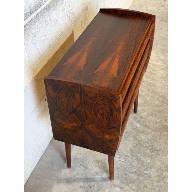1960s Small Rosewood 3-Drawer Dresser With Sculpted Handle Pulls Danish Mid-Century Modern 1960s For Sale - Image 5 of 11