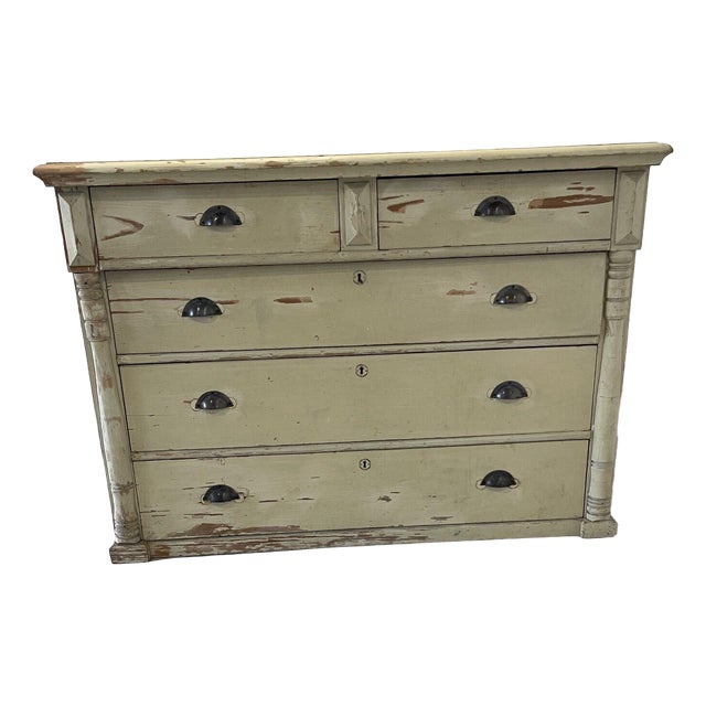 Vintage Chest of Drawers in Pine For Sale