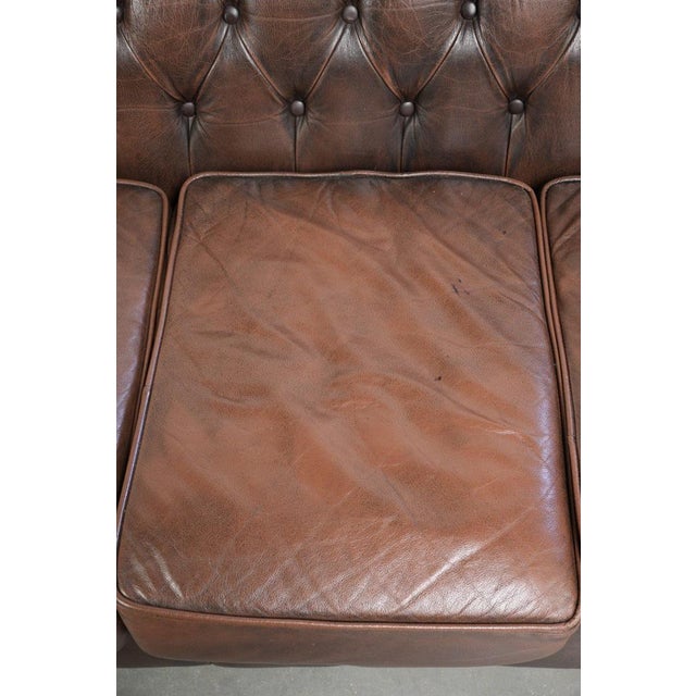 English Style Brown Cowhide Chesterfield 3-Seater Sofa For Sale - Image 6 of 12