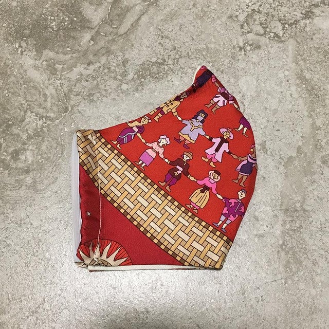 Contemporary Hermes Vintage Handmade Donner La Main Silk Scarf Masque For Sale - Image 3 of 8