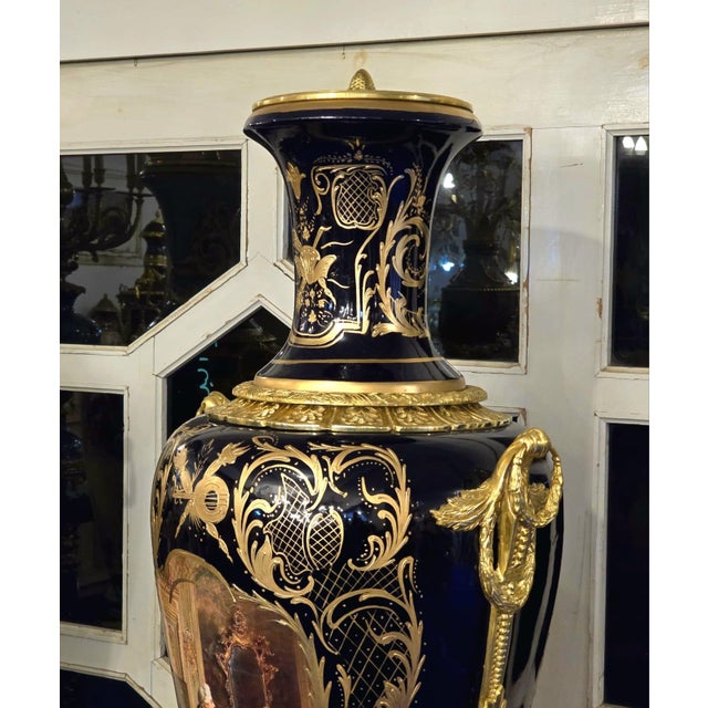 French Sevres-Style Midnight Blue Porcelain Vase on Pedestal With Gold Leaf Details & French Court Scenes For Sale - Image 3 of 9