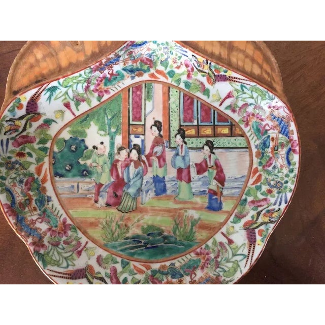 19th Century Antique 19th Century Chinese Export Famille Rose Mandarin Shrimp Dish For Sale - Image 5 of 11