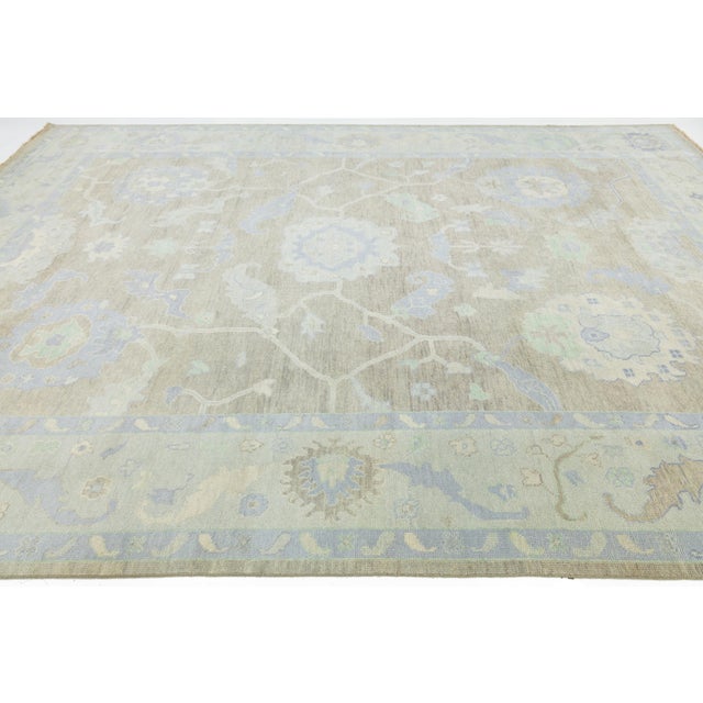 10x14 Modern Oushak Style Hand-Knotted Wool Rug in Neutral Beige & Slate Blue For Sale - Image 4 of 12