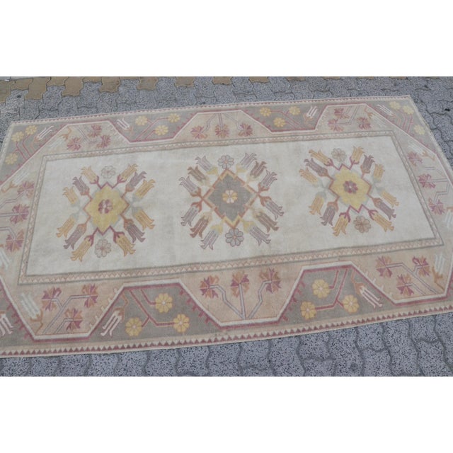 1960s 4x8 Turkish Anatolian Rug For Sale - Image 5 of 11