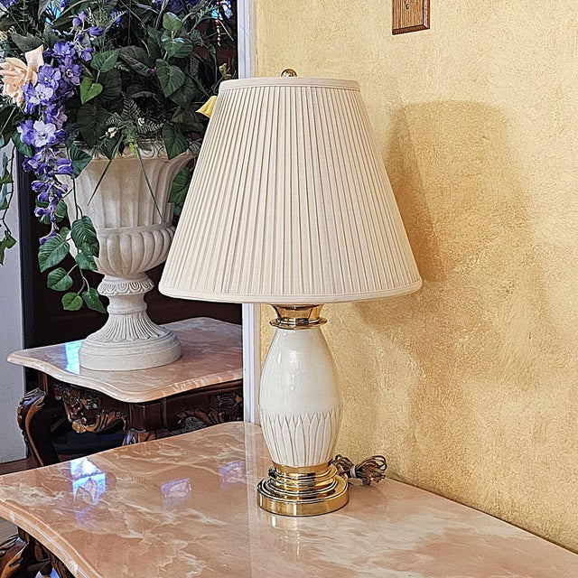 Vintage Ethan Allen Ivory Porcelain & Brass Leaf-Embossed Table Lamp For Sale - Image 9 of 18