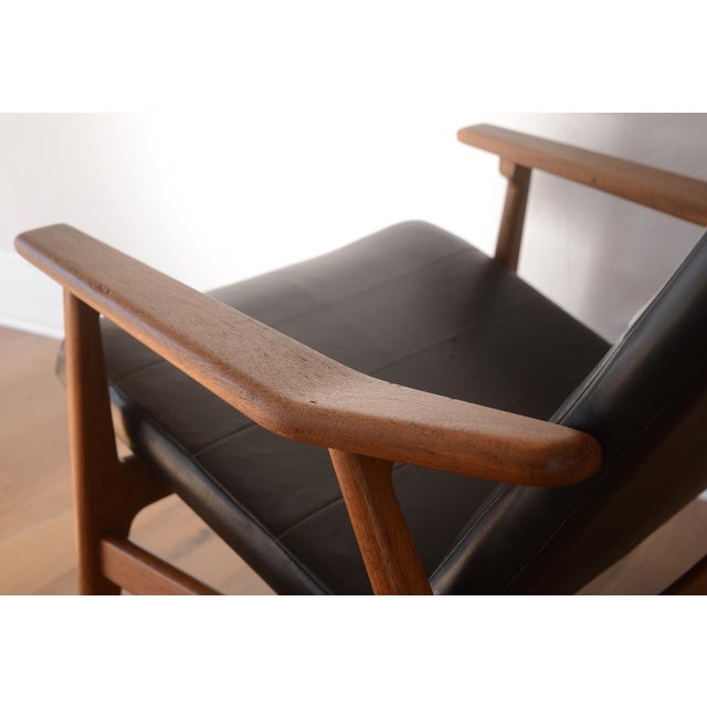 MCM Danish Modern Teak & Black Vinyl Reclining Lounge Chair For Sale - Image 10 of 18