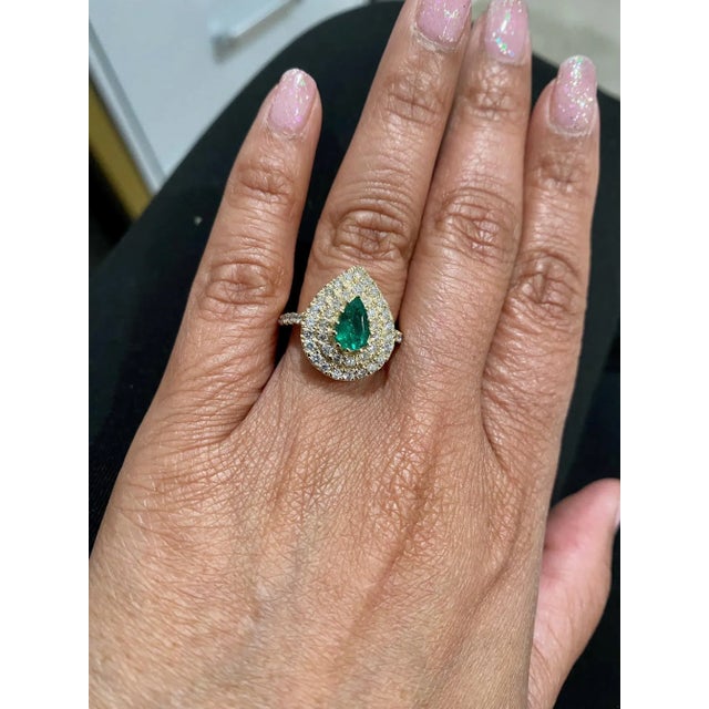 Green 1.38 Carat Colombian Emerald Double Halo Diamond Yellow Gold Ring, Size 6.5 For Sale - Image 8 of 10