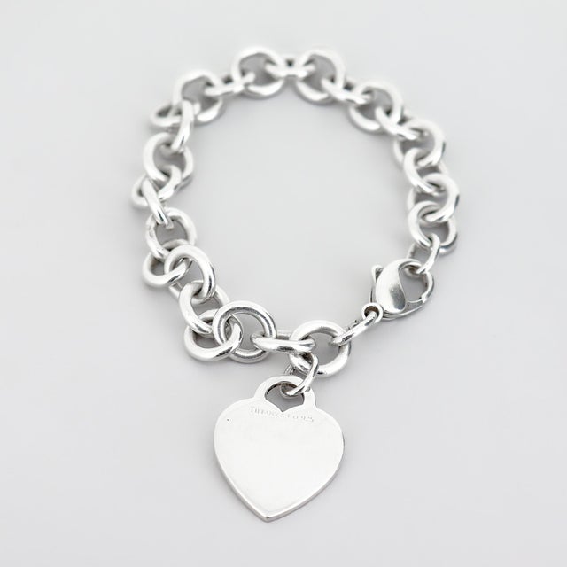 Vintage Tiffany & Co Sterling Silver Cable Link Bracelet With Heart Tag / Charm For Sale - Image 9 of 11