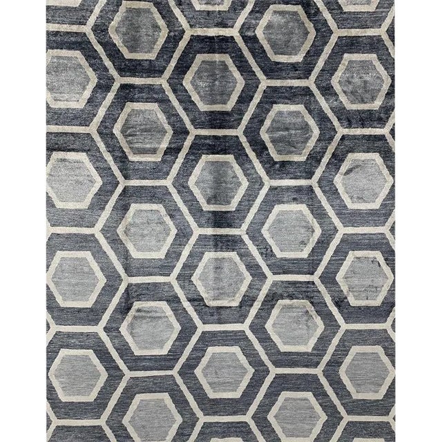 Handwoven Modern Area Gray Area Rug 8'1" X 10'0" For Sale