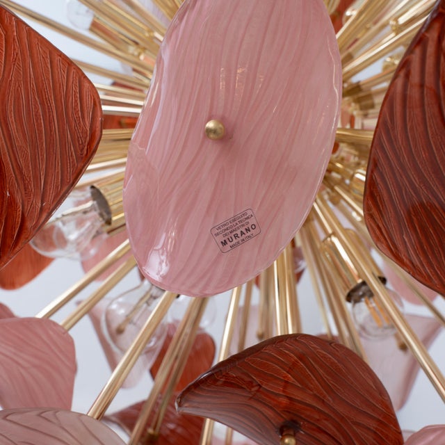 Gold Italian Sputnik Chandelier in Pink and Ruby Murano Glass and Brass, 2000 For Sale - Image 8 of 10