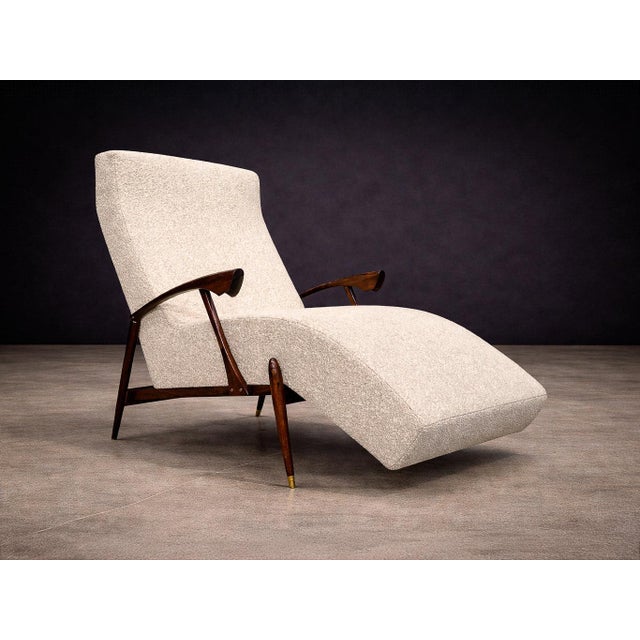 Brazilian Modern Chaise Lounge in Rosewood & Bouclé, Attributed to Liceu De Artes E Ofícios, Brazil, 1960s For Sale In New York - Image 6 of 11