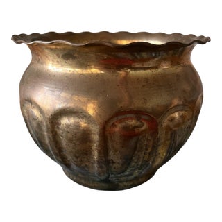 Vintage Mid Century Hammered Brass Planter Flower Cachepot Jardiniere Farmhouse Baroque Traditional Victorian Bohemian Gold For Sale