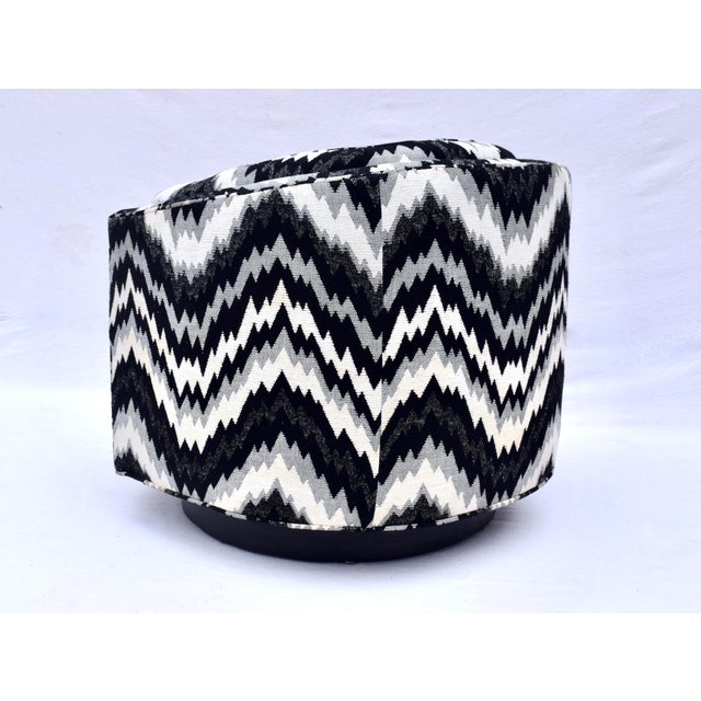 Black Mid-Century Milo Baughman Swivel Chair With Jack Lenor Larsen Fabric For Sale - Image 8 of 11