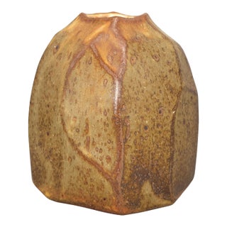 1990s Signed Don Curreri Ceramic Art Hand Crafted Studio Pottery Faceted Organic Form Stoneware Vase For Sale