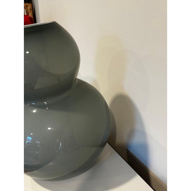 Postmodern Hand-Blown Grey Glass Double Gourd Statement Vase – Made in Poland (13.5") For Sale - Image 12 of 14