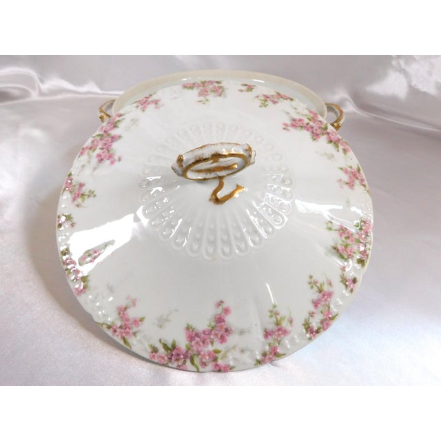 1930s Charles Field Haviland Gda Covered Casserole Dish in Schleiger For Sale - Image 4 of 7