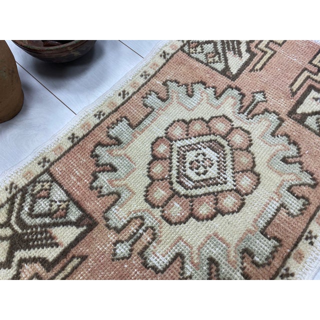 Oushak Vintage Wool Rug For Sale In Phoenix - Image 6 of 6