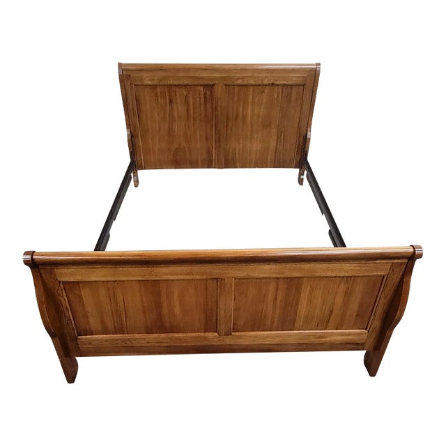 Vintage Traditional Louis Phillipe Style Queen Size Sleigh Bed For Sale
