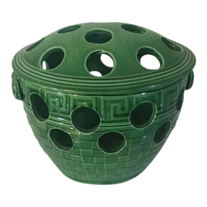 1800 Green Basketweave Pearlware Bough Pot with Greek Key Border