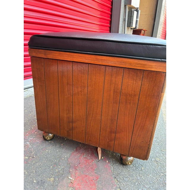 1960s Vintage Mid Century Lane Cedar Chest Bench With Upholstered Top For Sale - Image 5 of 7