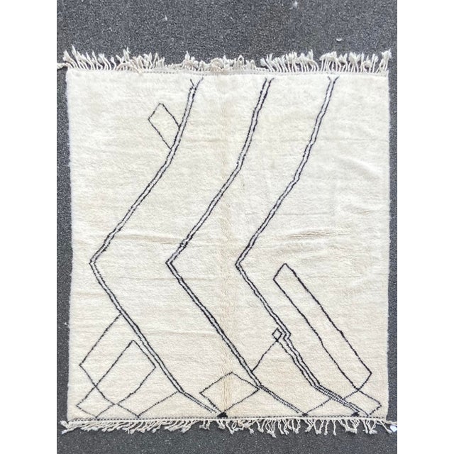 Berber Moroccan Beni Ouarain Wool Rug For Sale - Image 4 of 4