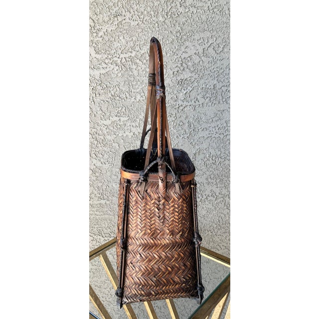 Stylish Mid 20th-Century Arched Tri-Handled Ikebana-Inspired Hanakago (花籠) Basket For Sale In Austin - Image 6 of 15