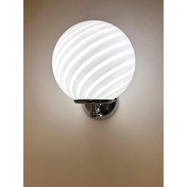 2020s Contemporary Milky-White Swirl Murano Glass Wall Sconce For Sale - Image 5 of 7